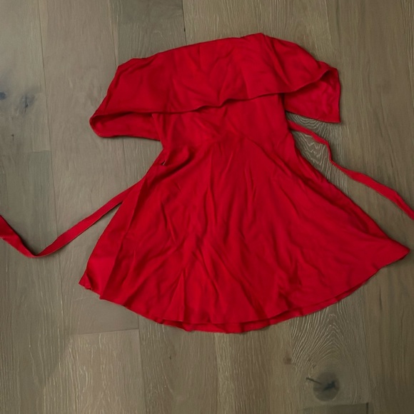Like new red off the shoulder mini dress - Picture 1 of 2